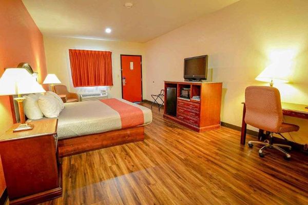 OK Motel 6 Atoka